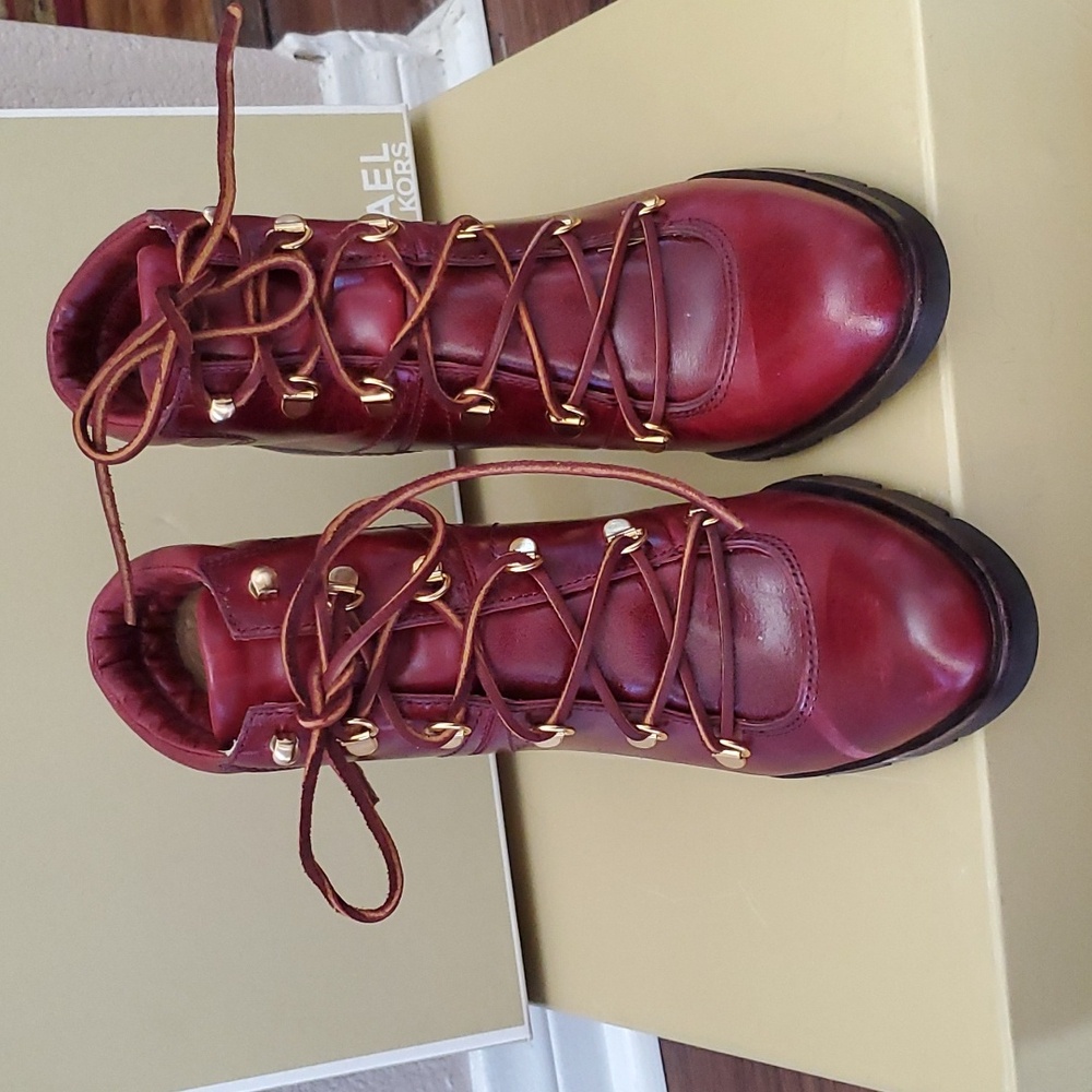 Michael Kors booties - Picture 2 of 9